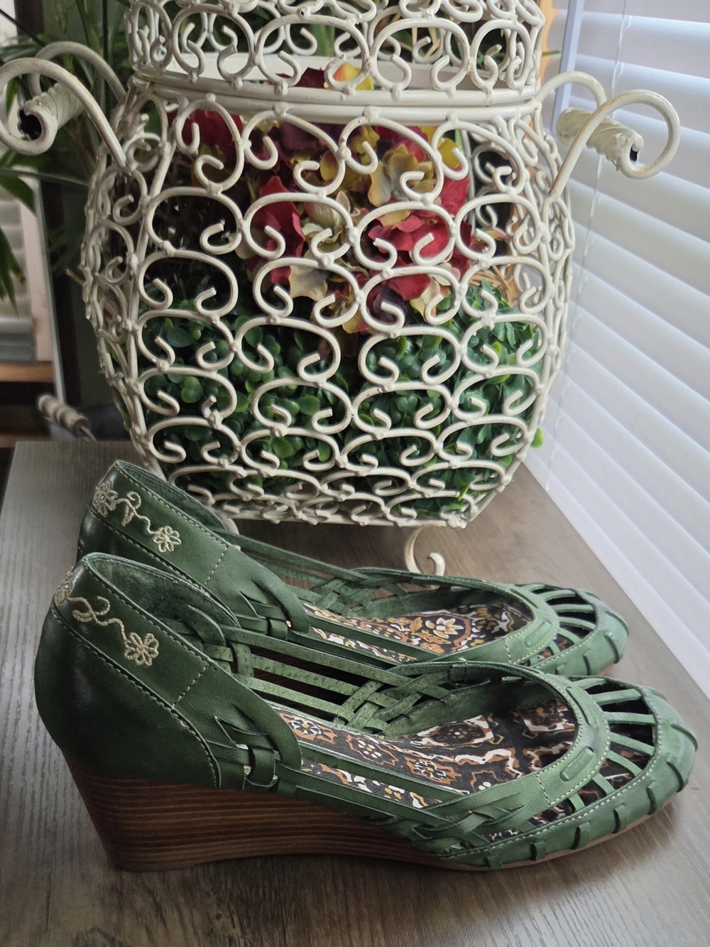 NWT Seychelles Forest Green Woven Leather Wedges Embroidered Wood Heel Size 9.5 - Picture 8 of 9